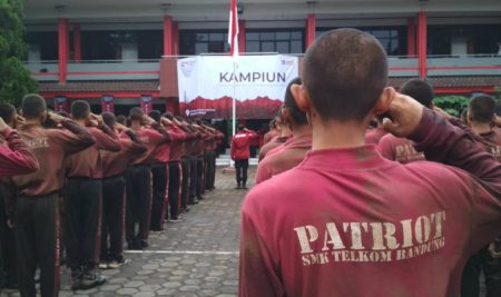 “Patriot” SMK Telkom Bandung Bangun Mental Juara Pelajar